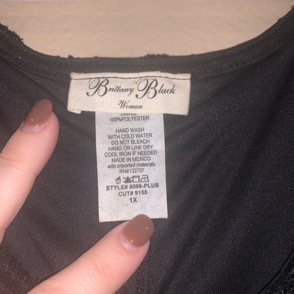 Lacey, Flowery - Picture 2 of 2